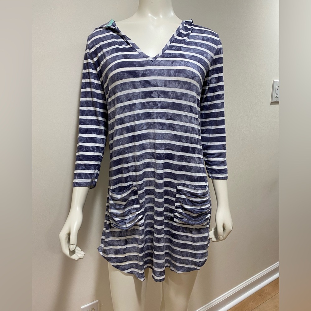 Sandiva Gray & White Striped Hooded Swim Cover-Up ☀️